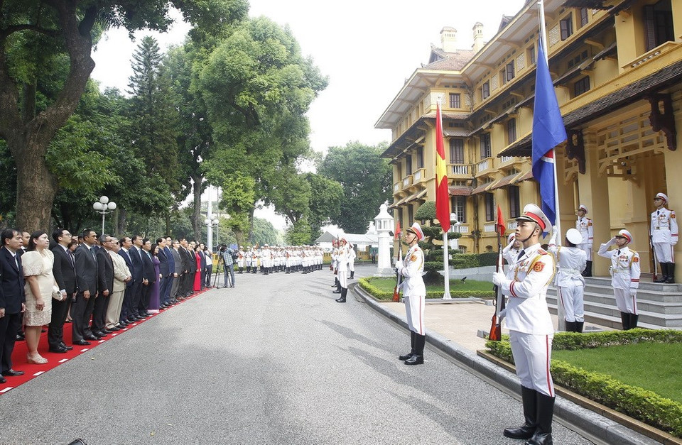 An overview of the flag-raising ceremony (Photo: VNA)