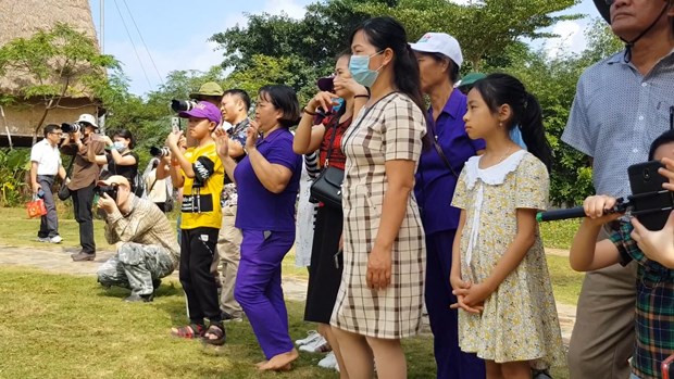 The week is an annual activity hosted by the Ministry of Culture, Sports and Tourism in coordination with the Central Committee of the Vietnam Fatherland Front. The activity is of practical significance to honor and encourage the great unity of the Vietnamese people and the values of Vietnam's cultural heritage. This year, it took place at the Vietnam National Village for Ethnic Culture and Tourism in Son Tay town on the outskirts of Hanoi from November 16 to 23. The celebration aims to preserve and uphold the traditional cultural value of Vietnamese ethnic communities and enhance the great national unity bloc, while promoting the Vietnam National Village for Ethnic Culture and Tourism as an attractive tourist destination among visitors from both home and abroad. (Photo: VietnamPlus)
