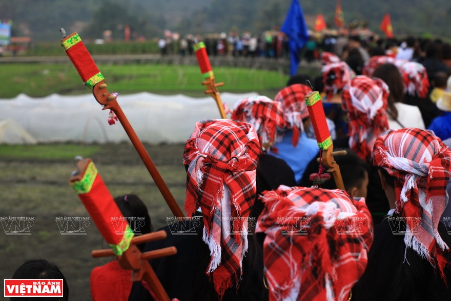 It is believed to be handed down from the God belonging to a mysterious world to which only “Ong Then” and “Ba Then” can contact (Photo: VNA)