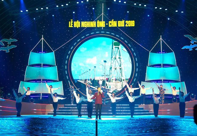 Art performance marks the start of Nghinh Ong Festival 2019 (Photo: VNA)