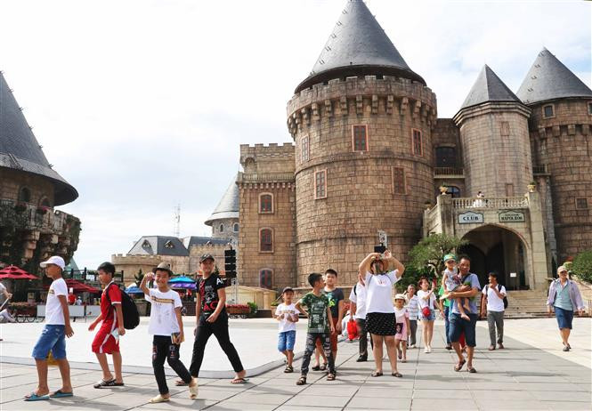 Ba Na Hills, Asia Park, Ngu Hanh Son (Marble Mountain), Da Nang beach are among famous destinations in the city (Photo: VNA)