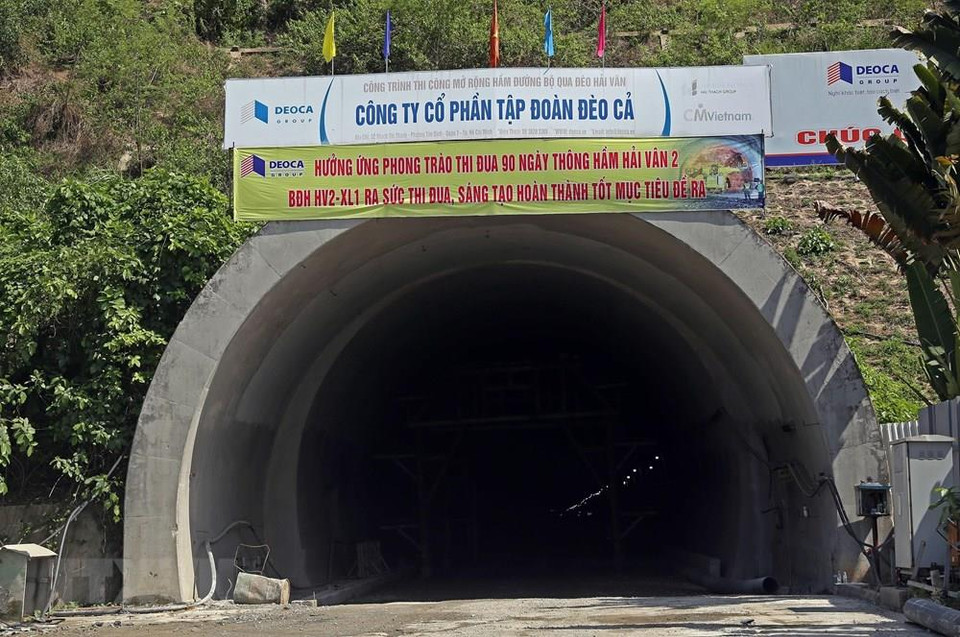 Hai Van Tunnel 2 will open to traffic on September 25 (Photo: VNA)