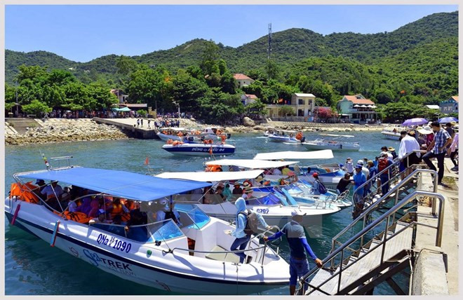 In the core of the reserve, over the past 10 years, the sea preservation and environment protection have always been a focus of attention from residents and administration (Photo: VNA)