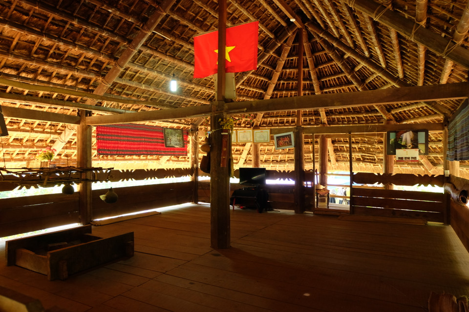 Inside a Ta Oi’s house (Photo: VNA)
