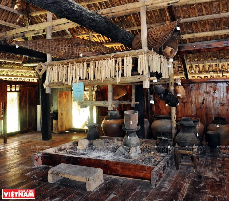 A big stove for cooking in a Lang’s family (Photo: VNA)