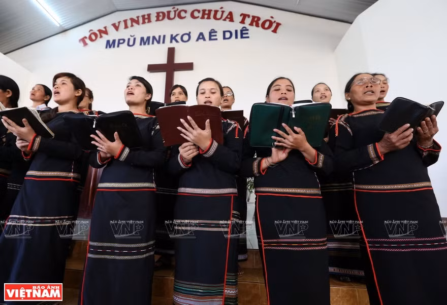 Ea Tul commune in Cu M’gar district, Dac Lac has over 3,000 E De people who follow Christianity (Photo: VNA)