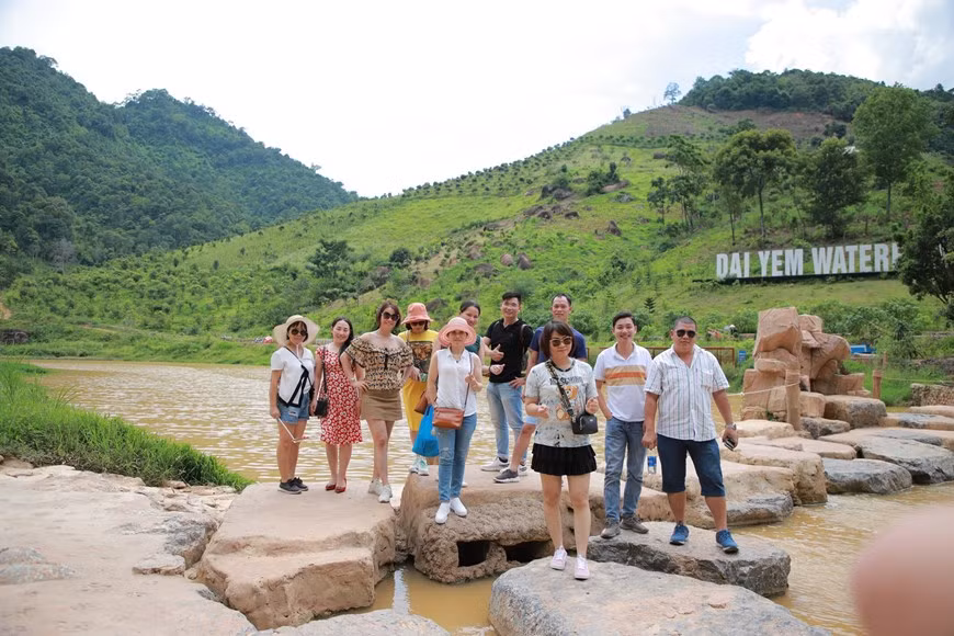 Dai Yem Waterfall is a popular tourist attraction in Moc Chau (Photo: Nam Nguyen/ Vietnamplus)