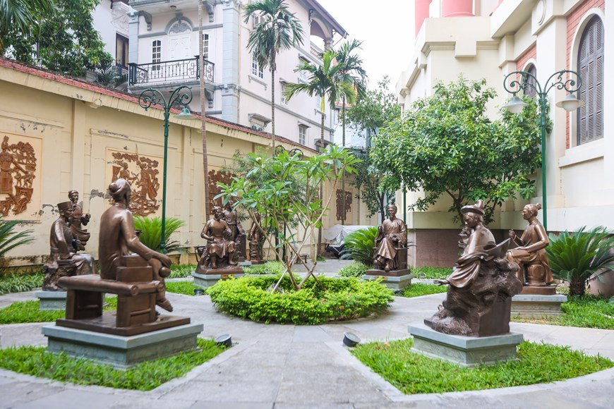 Many contemporary writers and poets are honored and there is a corner to display their work at this museum. The Vietnam Literature Museum officially opened in Hanoi on June 26, 2015. The three-storey museum, covering an area of 3,000 square metres and built at a cost of almost 50 billion VND (2.3 million USD), features spaces to organise events and exhibition areas. Among 40,000 collected artifacts and documents, there are 3,454 documents and artifacts chosen for display. Some precious artifacts include the 200-year-old table of Nguyen Du Poet, the Statue of Tran Nhan Tong, the table and chairs on which President Ho Chi Minh had a talk with Bao Dai Emperor in 1946, and many valuable artifacts. The Museum of Vietnamese Literature is open from 8:30 - 11:30 in the morning, and 14:00 - 16:30 in the afternoon from Mondays to Fridays. (Photo: Vietnamplus)
