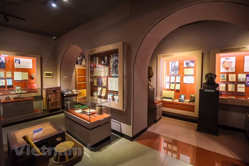The Literature Museum functions to collect, restore, research, exhibit, introduce cultural heritages, and reflect the process of the development of Vietnamese literature. The country’s literary works from the 10th to 19th centuries and the history of the Vietnamese scripts on different mediums such as paper, fabric, metal and leaves are on display on the first floor. The second floor introduces figures of Vietnamese literature in the early 20th century such as Phan Boi Chau, Tan Da and Ho Chi Minh, as well as winners of the Ho Chi Minh Prize on literacy. Museum of Vietnam Literature is open from 8:30 - 11:30 in the morning, and 14:00 - 16:30 in the afternoon from Mondays to Fridays. Vietnam Literature Museum, under the Vietnam Writers’ Association, was approved to be built by the Prime Minister in 2011. (Photo: Vietnamplus)