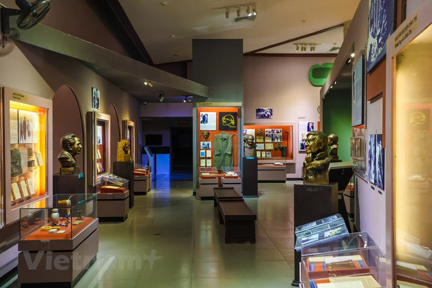 The Literature Museum functions to collect, restore, research, exhibit, introduce cultural heritages, and reflect the process of development of Vietnam literature. The country’s literary works from the 10th to 19th centuries and the history of the Vietnamese scripts on different mediums such as paper, fabric, metal and leaves are on display on the first floor. The second floor is to introduce figures of the Vietnamese literary group in the early 20th century. These include Phan Boi Chau, Tan Da and Ho Chi Minh, as well as winners of the Ho Chi Minh Prize on literacy. Museum of Vietnam Literature is open from 8:30 - 11:30 in the morning, and 14:00 - 16:30 in the afternoon from Mondays to Fridays. Vietnam Museum of Literature, under the Vietnam Writers’ Association, was approved to be built by the Prime Minister in 2011. (Photo: Vietnamplus)