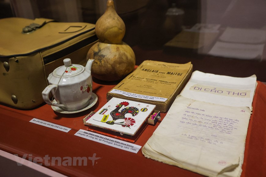 The museum also displays sculptures of famous writers and poets. The Vietnam Literature Museum officially opened in Hanoi on June 26, 2015. The three-storey museum, covers an area of 3,000 square metres and was built at a cost of almost 50 billion VND (2.3 million USD). It features spaces to organise events and exhibition areas.The country’s literacy from the 10th to 19th centuries and the history of the Vietnamese scripts on different materials such as paper, fabric, metal and leaves are on display on the first floor. The second floor is dedicated to introducing figures of the Vietnamese literary movement in the early 20th century such as Phan Boi Chau, Tan Da and Ho Chi Minh, as well as winners of the Ho Chi Minh Prize on literacy. (Photo: Vietnamplus)