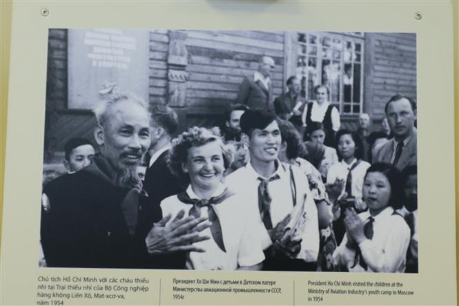 Photo of President Ho Chi Minh and Russian children (Photo: VNA) 