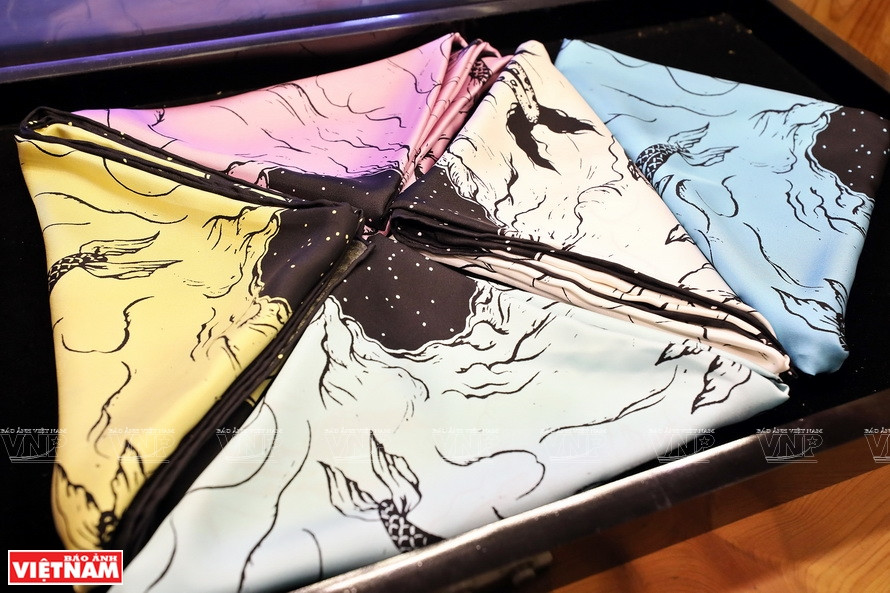 Collections of DeSilk’s hi-grade silk scarves (Photo: VNP/VNA)