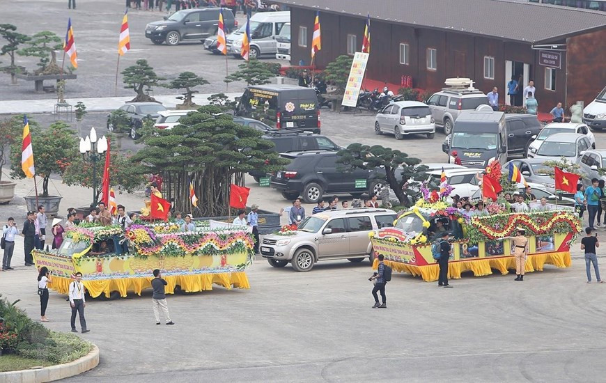 A motocade parade takes place as part of UN Day of Vesak celebrations (Photo: VNA) 