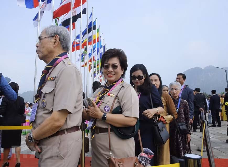 Buddhist followers and international delegates to the opening ceremony of Vesak celebrations (Photo: VNA)