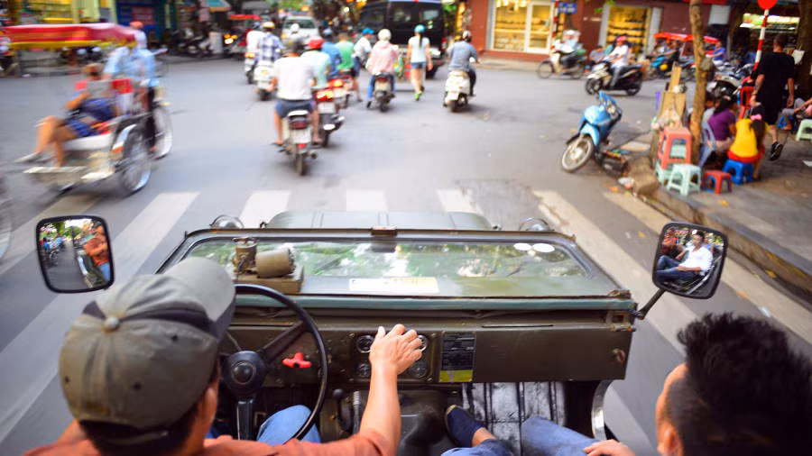 Touring Hanoi by Jeep (Photo: CNN)