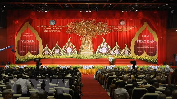 The United Nations Day of Vesak 2019 Celebration, themed “Buddhist approach to global leadership and shared responsibilities for sustainable cities,” opens in Ha Nam province (Photo: VNA)