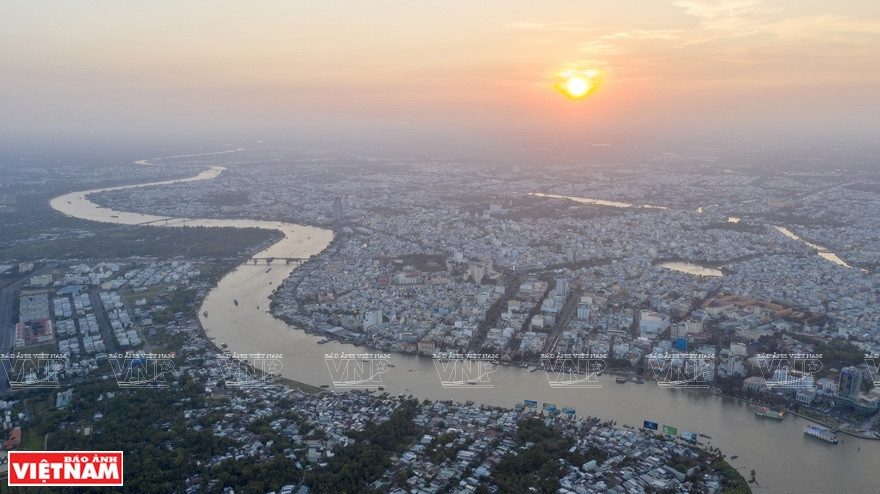 With 65 kilometers in length, Hau river creates unique cultural characteristics to Can Tho city (Photo: VNA)