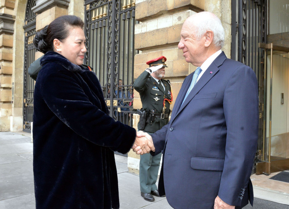 National Assembly Chairwoman Nguyen Thi Kim Ngan meets with President of the Belgian Senate Jacques Brotchi in Brussels on April 4 (Photo: VNA)