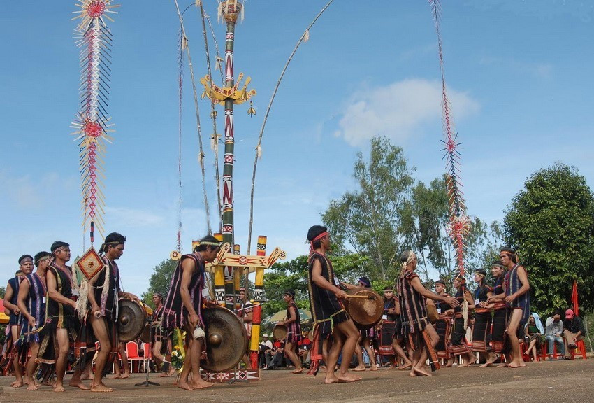 Gong performance in celebration of new harvest of Jrai ethnic people (Photo: VNA)