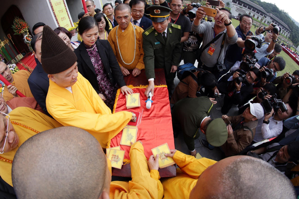 Seal opening ceremony at the festival (Source: VNA)