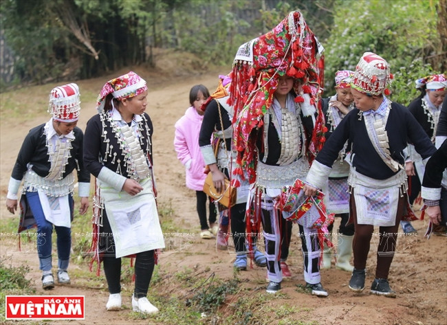 A Dao wedding comprises of three main ceremonies: proposing, escorting the bride to her husband’s home and welcoming her there (Source: VNA)