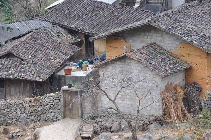 Old house roofs – a unique culture of H’Mong ethnic people in Dong Van (Photo: VNA)