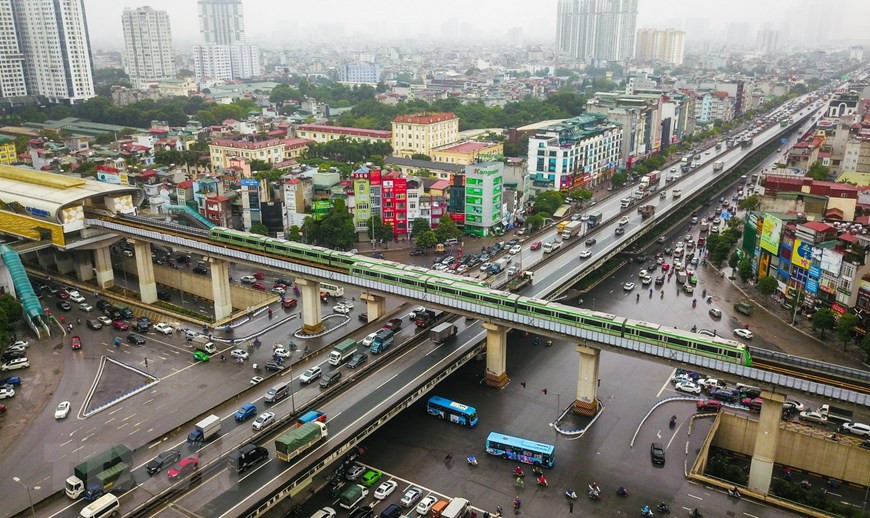 Cat Linh – Ha Dong metro line goes through Nguyen Trai-Khuat Duy Tien intersection in Thanh Xuan district. (Photo: Vietnamplus) 