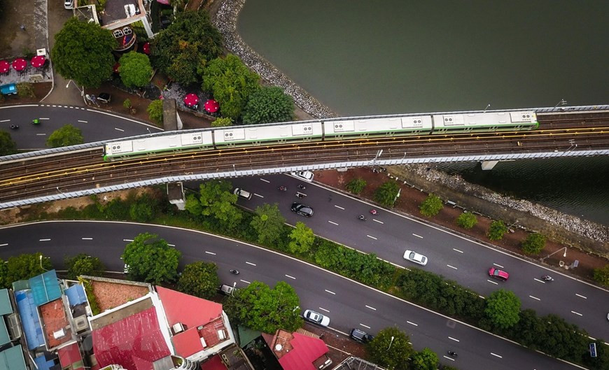 The railway runs every two minutes at speeds of between 35 and 80 km per hour. (Photo: Vietnamplus)