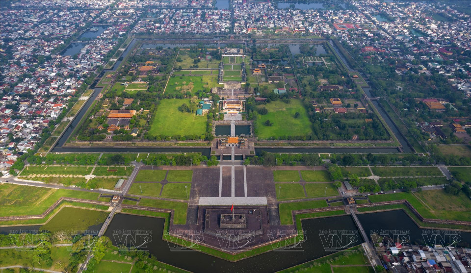 The panoramic view of the imperial city of Hue, part of the Complex of Hue Monuments, recognised by UNESCO as a World Cultural Heritage in 1993. (Photo: VNP/VNA)