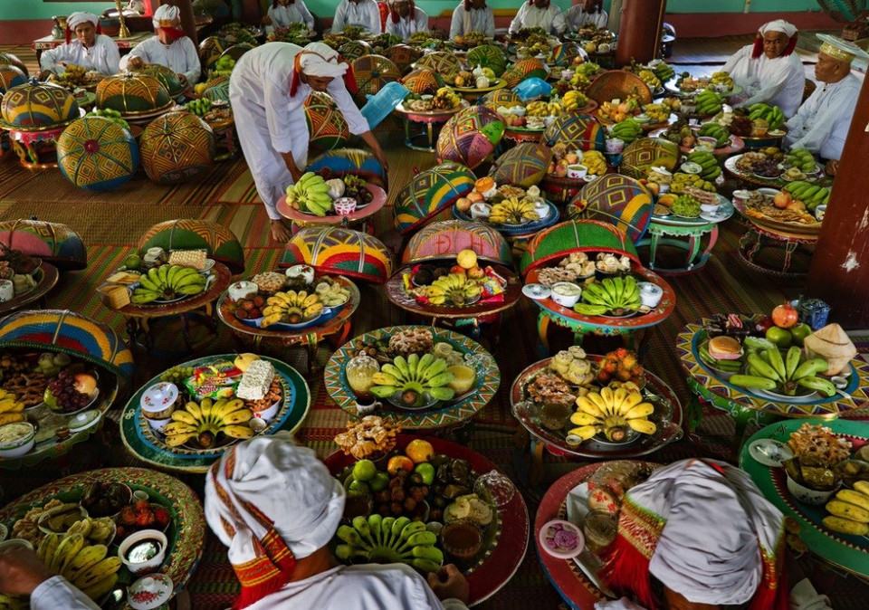 The Wa-ha festival is an important tradition of the Cham Ba Ni ethnic community in the south central region. It shows the living's respect for the deceased and their ancestors. (Source: the organising board)