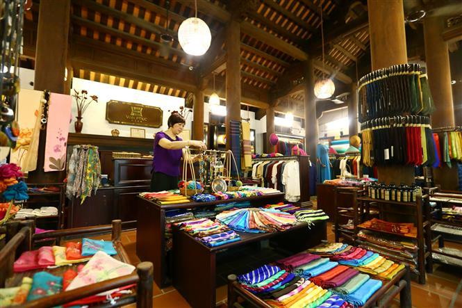 Van Phuc silk has been regarded as a unique village in Ha Noi where you can find many kinds of smooth, light weight and elegant silk (Photo: VNA)