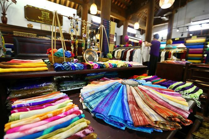 Van Phuc silk has been regarded as a unique village in Ha Noi where you can find many kinds of smooth, light weight and elegant silk (Photo: VNA)