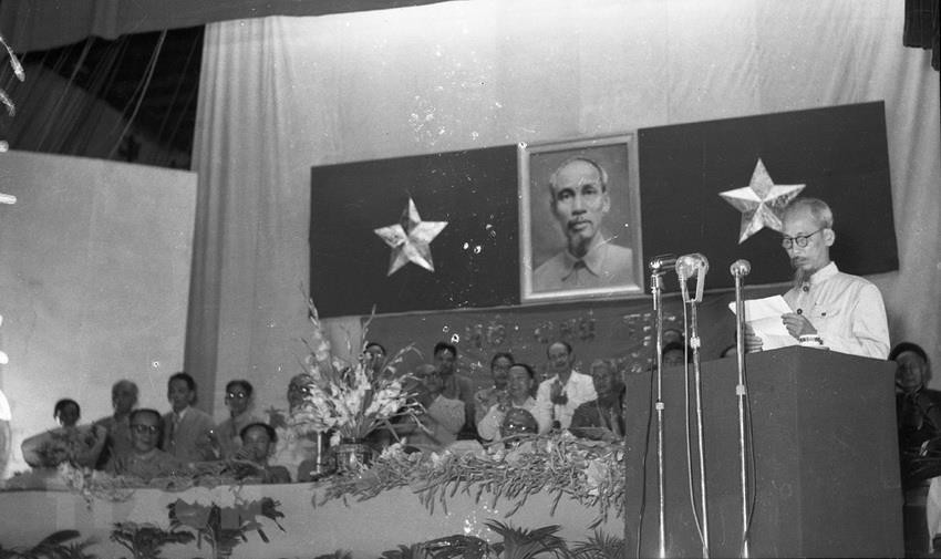 President Ho Chi Minh delivers a speech at the Vietnamese National Unity Congress from September 5 to 10, 1955, declaring the foundation of the Vietnam Fatherland Front (VFF) with Ton Duc Thang being appointed as the Front’s President (Photo: VNA) 