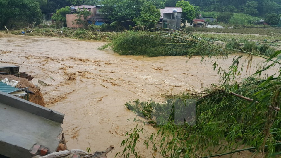 Flood in Dong Tuyen commune (Source: VNA)