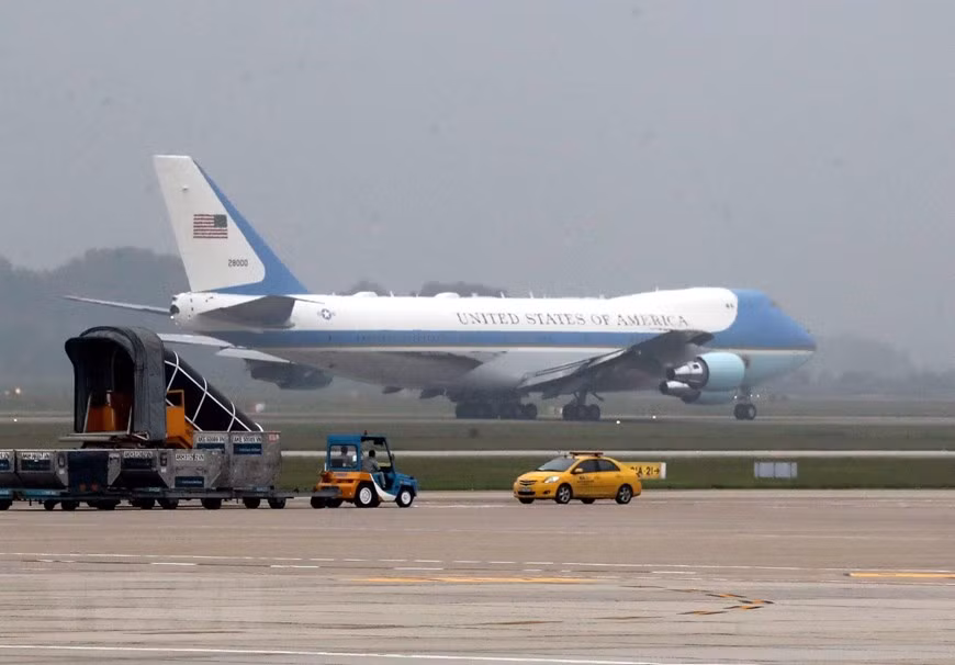 US President Donald Trump’s Air Force One takes off from Noi Bai International Airport at 3:45 pm on Feb. 28 (Photo: VNA)(Photo: VNA)