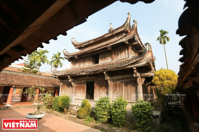 Giam pagoda is also a place worshipping Zen Master Tue Tinh, a well-known physician in Vietnamese traditional medicine. Built during the Ly dynasty, the pagoda was restored in the 14th century by Tue Tinh (Photo: VNA)