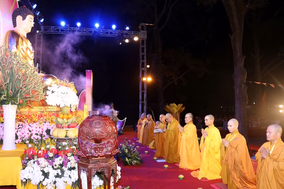 The festival, which features many unique religious rituals honours national heroes and introduces historic and cultural relics to visitors (Photo:VNA)