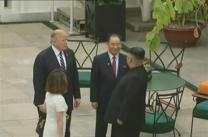  US President Donald Trump and DPRK Chairman Kim Jong Un take stroll around Metropole hotel (Photo: VNA)