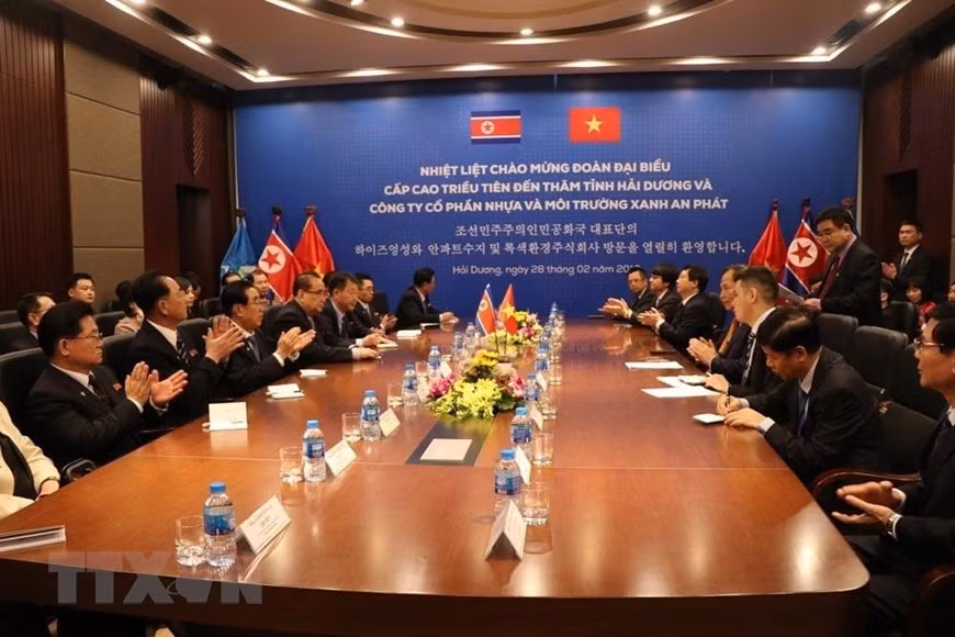 The trip was a fringe activity of the high-ranking Workers’ Party of Korea delegation during their stay to attend the second DPRK-USA summit (Photo: VNA)