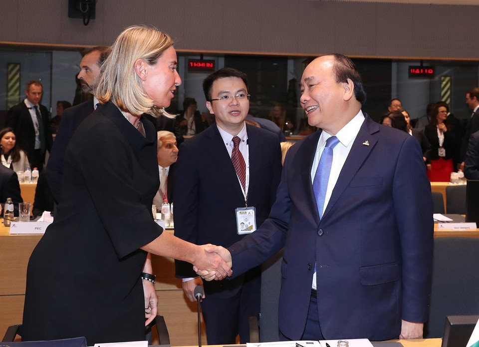 Prime Minister Nguyen Xuan Phuc meets with European Union High Commissioner for Foreign Affairs and Security Policy Federica Mogherini during the opening ceremony of the 12th ASEM Summit, Brussels (Belgium), October 18, 2018. (Photo: VNA)
