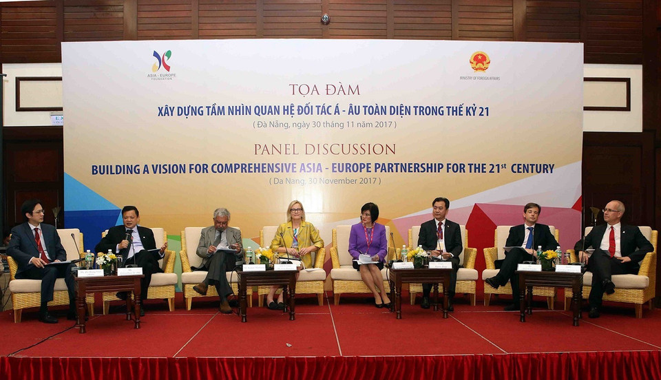 The Foreign Ministry in collaboration with the Asia-Europe Foundation (ASEF) organise a seminar on ‘Building a vision for comprehensive Asia-Europe partnership for the 21st century’, Da Nang, November 30, 2017. (Photo: VNA)