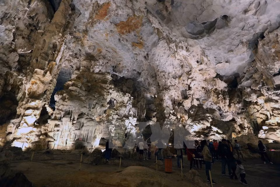 Inside a cave (Photo VNA)