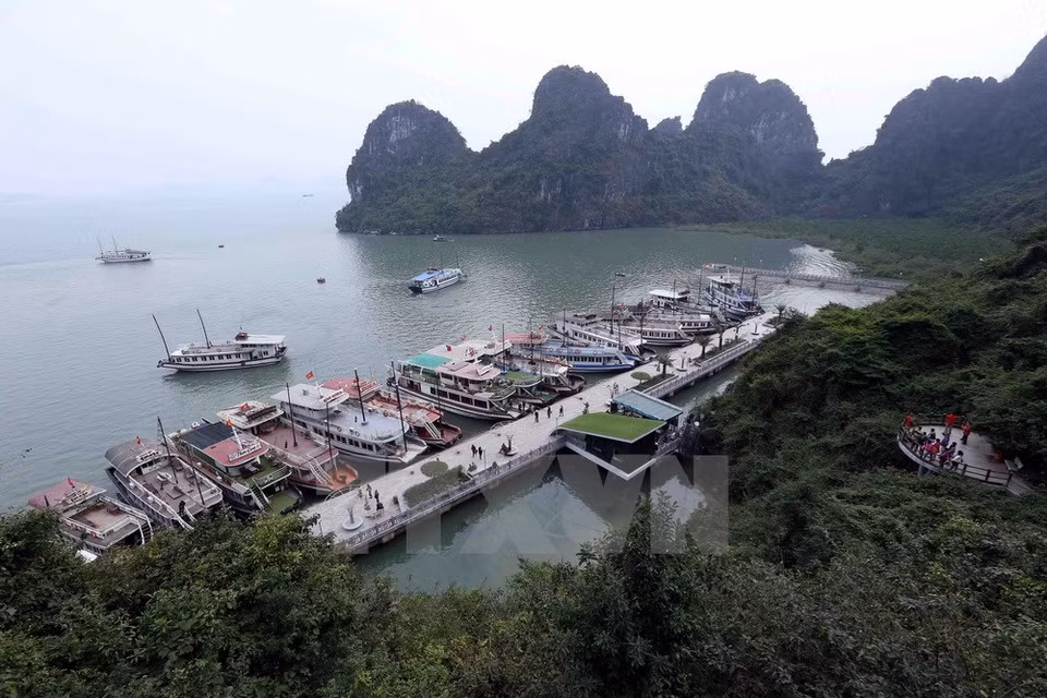 A corner of Ha Long Bay (Photo VNA)