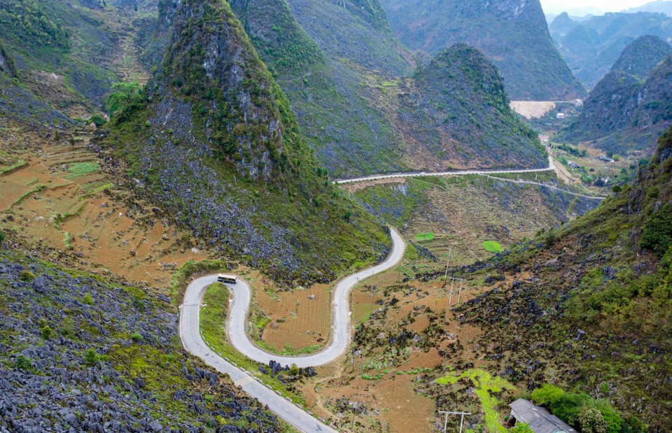 National Highway 4C – “Happiness Road”, a section passing Meo Vac district. (Photo: VNA)