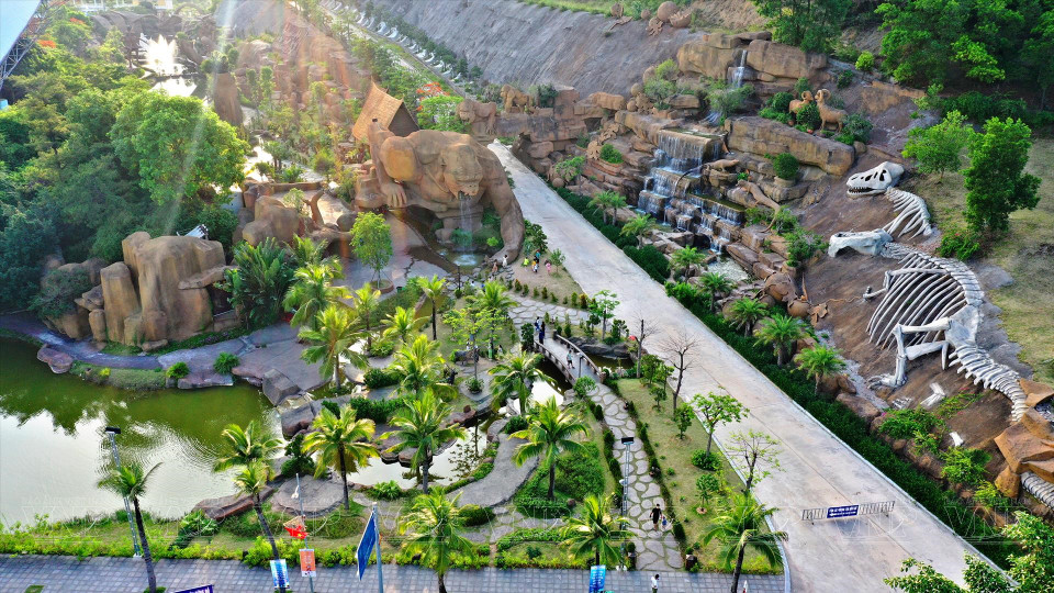 A corner of King Kong Park on Tuan Chau Island. (Photo: VNP/VNA)