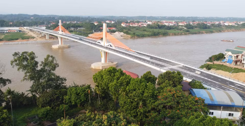 Vinh Phu Bridge is a key project of significant meaning for the people of both the northern provinces of Vinh Phuc and Phu Tho. (Photo: VNA)