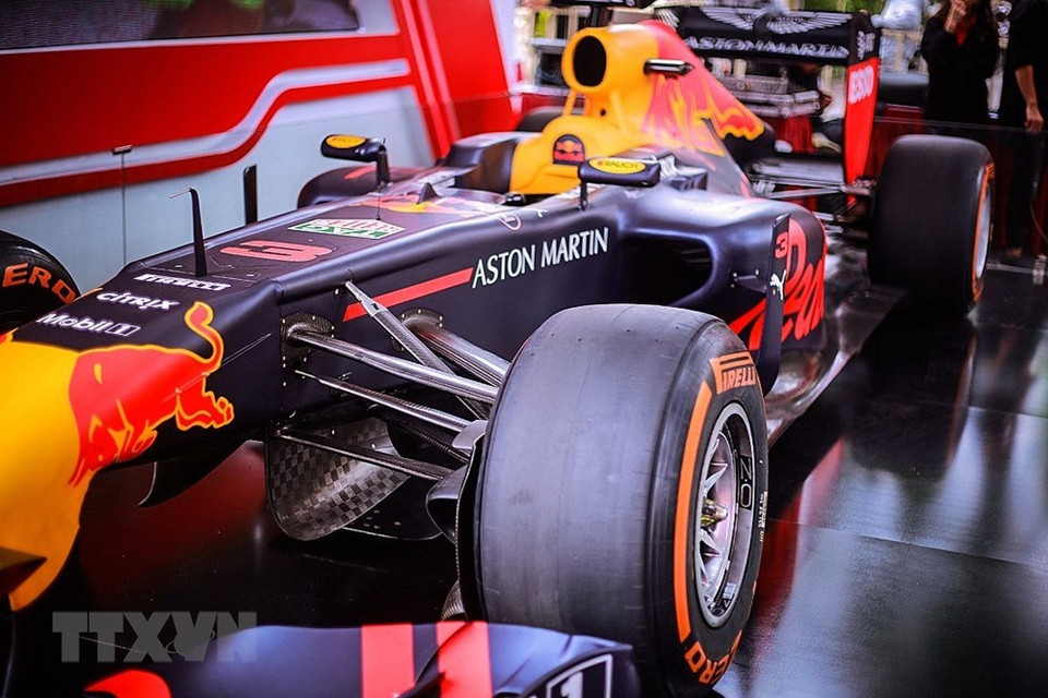 The exhibition is part of a series of event to promote Vietnam Grand Prix, the newest Formula One (F1) race that will be held in Hanoi in April 2020. (Photo: VNA)