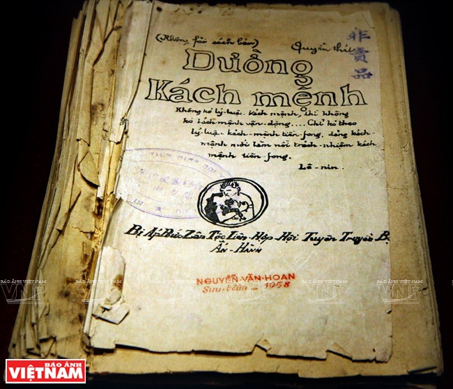 Duong Kach menh (Revolutionary road) wrote by Nguyen Ai Quoc (President Ho Chi Minh) when he was in Quangzhou, China between 1925-1927. The book is the foundation for Vietnam's revolution. (Source:VNA)