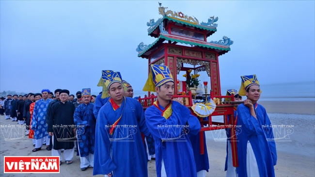 Participants pray for plenteous hauls of fish, safe voyages, and peace for the nation (Photo: VNA)